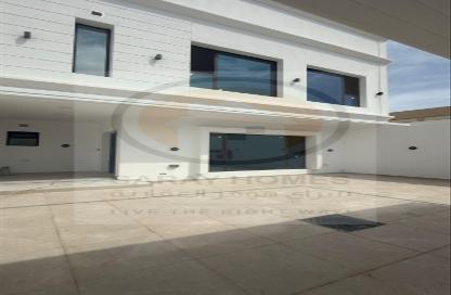 Villa - 5 Bedrooms - 6 Bathrooms for sale in Hamad Town - Northern Governorate