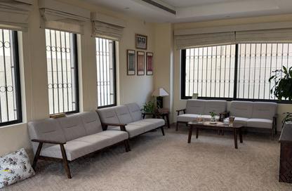 Villa - 4 - 6 for sale in Um Al Hasam - Manama - Capital Governorate Villa - 4 - 6 for sale in Um Al Hasam - Manama - Capital Governorate
