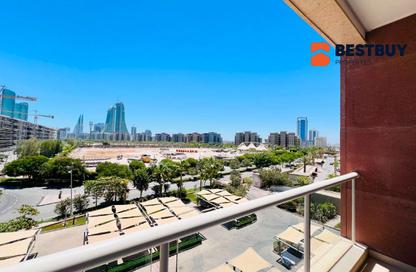 Apartment - 2 Bedrooms - 3 Bathrooms for rent in Reef Island - Capital Governorate