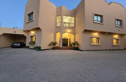 Villa - 4 Bedrooms - 5 Bathrooms for rent in Janabiya - Northern Governorate