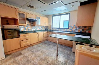 Apartment - 2 - 3 for rent in Sanabis - Manama - Capital Governorate