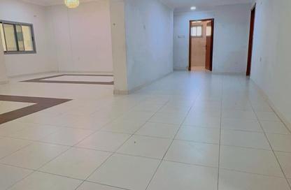Apartment - 3 Bedrooms - 3 Bathrooms for rent in Busaiteen - Muharraq Governorate