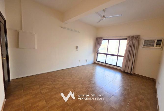 975043 - Property Image 2