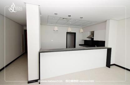 Apartment - 2 Bedrooms - 3 Bathrooms for rent in Reef Island - Capital Governorate Apartment - 2 Bedrooms - 3 Bathrooms for rent in Reef Island - Capital Governorate