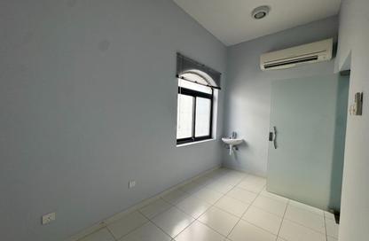 Office Space - Studio - 1 for rent in Janabiya - Northern Governorate