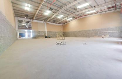 Warehouse - Studio - 2 Bathrooms for rent in Hidd - Muharraq Governorate