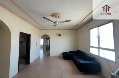 Apartment - 2 Bedrooms - 2 Bathrooms for rent in Gufool - Manama - Capital Governorate