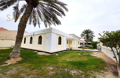 Villa - 4 Bedrooms - 4 Bathrooms for rent in Janabiya - Northern Governorate