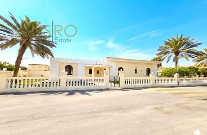 Villa - 4 Bedrooms - 4 Bathrooms for rent in Janabiya - Northern Governorate