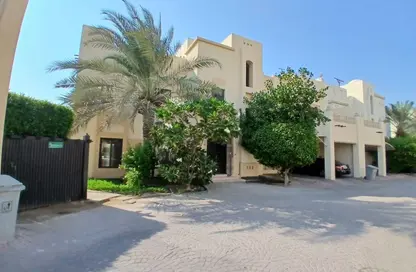 Villa - 5 Bedrooms - 5 Bathrooms for rent in Janabiya - Northern Governorate