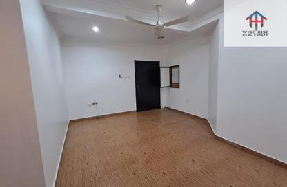 Apartment - 2 Bedrooms - 2 Bathrooms for rent in Busaiteen - Muharraq Governorate