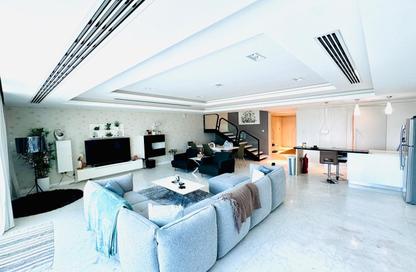 Duplex - 4 Bedrooms - 4 Bathrooms for rent in Seef - Capital Governorate