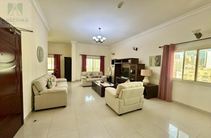 Apartment - 3 Bedrooms - 3 Bathrooms for rent in Al Juffair - Capital Governorate