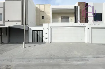 Villa - 4 Bedrooms - 6 Bathrooms for rent in Busaiteen - Muharraq Governorate