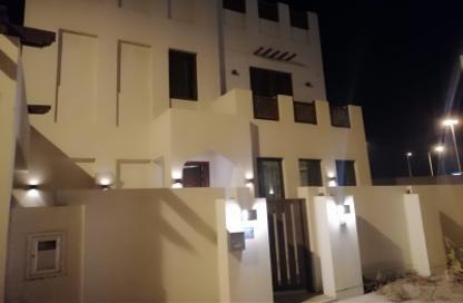 فيلا - 5 غرف نوم - 6 حمامات للايجار في ديار المحرق - المحرق