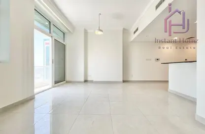 Apartment - 2 Bedrooms - 3 Bathrooms for sale in Sanabis - Manama - Capital Governorate