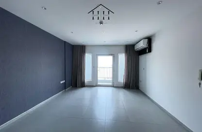 Apartment - 1 Bedroom - 1 Bathroom for rent in Sanabis - Manama - Capital Governorate