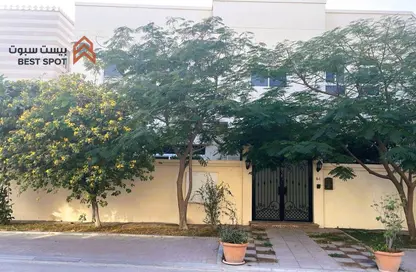 فيلا - 7 غرف نوم - 8 حمامات للبيع في جبلة حبشي - المحافظة الشمالية