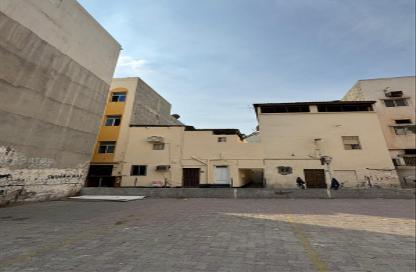 عمارة بالكامل - استوديو - 5 حمامات للبيع في المنامة - محافظة العاصمة