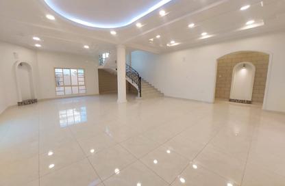 Villa - 4 - 6 for sale in Hidd - Muharraq Governorate