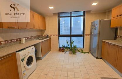 Apartment - 3 Bedrooms - 3 Bathrooms for rent in Al Juffair - Capital Governorate