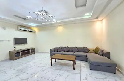 Apartment - 2 Bedrooms - 2 Bathrooms for rent in Seef - Capital Governorate