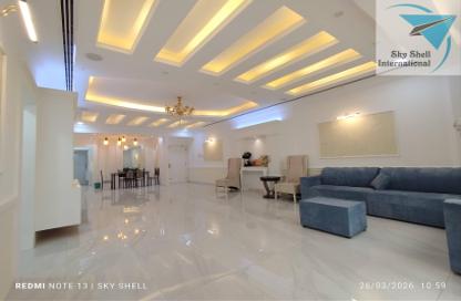 Apartment - 3 Bedrooms - 3 Bathrooms for rent in Sanabis - Manama - Capital Governorate