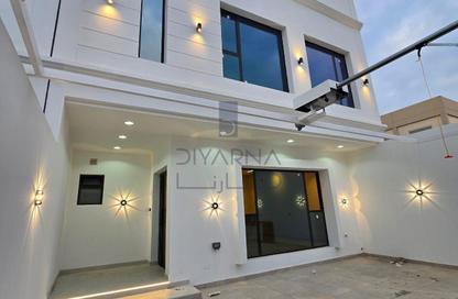 Villa - 5 - 6 for sale in Hamad Town - Northern Governorate