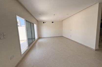 Villa - 4 - 6 for sale in Hamala - Northern Governorate