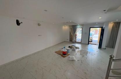 Villa - 3 Bedrooms - 3 Bathrooms for rent in Sanad - Central Governorate