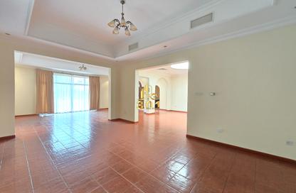 Compound - 3 - 4 for rent in Jannusan - Northern Governorate