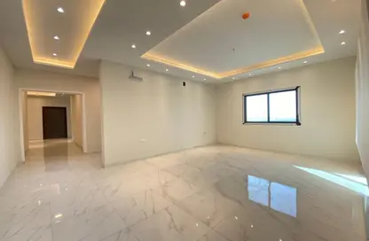 Apartment - 3 Bedrooms - 3 Bathrooms for rent in Busaiteen - Muharraq Governorate