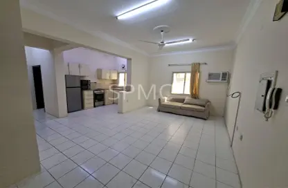Apartment - 2 Bedrooms - 2 Bathrooms for rent in Mahooz - Manama - Capital Governorate
