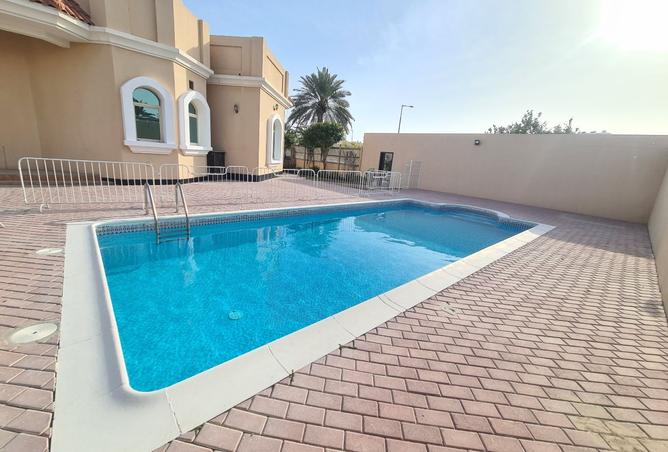 989641 - Property Main Image