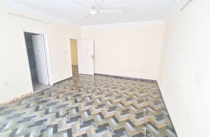 Villa - 5 - 5 for rent in Salihiya - Manama - Capital Governorate