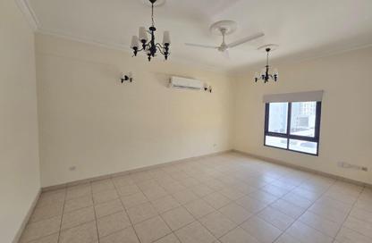 Apartment - 2 Bedrooms - 2 Bathrooms for rent in Al Burhama - Manama - Capital Governorate