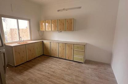 Villa - 4 Bedrooms - 5 Bathrooms for rent in Isa Town - Central Governorate