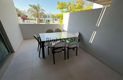 شقة - 2 غرف نوم - 2 حمامات للايجار في جزيرة تالا - أمواج - المحرق