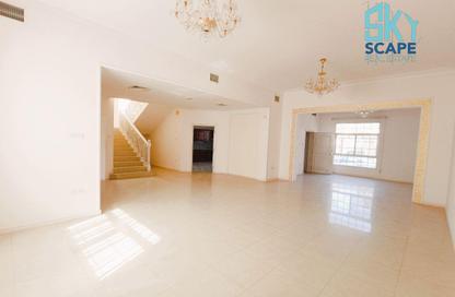 Villa - 4 - 4 for rent in Mahooz - Manama - Capital Governorate