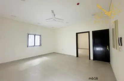 Apartment - 2 Bedrooms - 3 Bathrooms for rent in Busaiteen - Muharraq Governorate