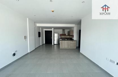 Apartment - 1 - 1 for rent in Sanabis - Manama - Capital Governorate