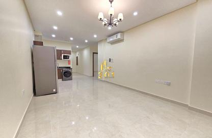 Apartment - 2 - 2 for rent in Al Burhama - Manama - Capital Governorate