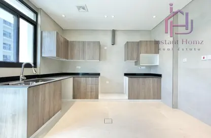 Apartment - 4 Bedrooms - 4 Bathrooms for sale in Hidd - Muharraq Governorate