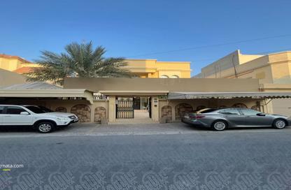 Villa - 5 - 6 for sale in Arad - Muharraq Governorate
