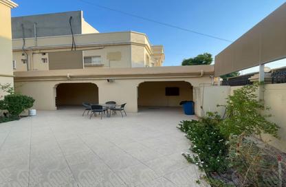 Villa - 5 - 6 for sale in Arad - Muharraq Governorate