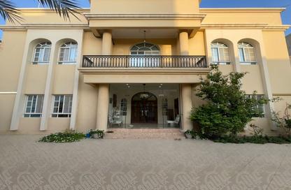 Villa - 5 - 6 for sale in Arad - Muharraq Governorate