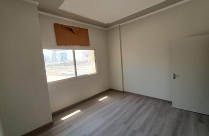 Apartment - 2 Bedrooms - 1 Bathroom for rent in Seef - Capital Governorate Apartment - 2 Bedrooms - 1 Bathroom for rent in Seef - Capital Governorate