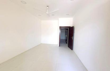 Apartment - 3 Bedrooms - 2 Bathrooms for rent in Jidhafs - Northern Governorate Apartment - 3 Bedrooms - 2 Bathrooms for rent in Jidhafs - Northern Governorate