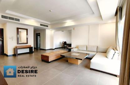 Apartment - 2 Bedrooms - 3 Bathrooms for rent in Al Juffair - Capital Governorate