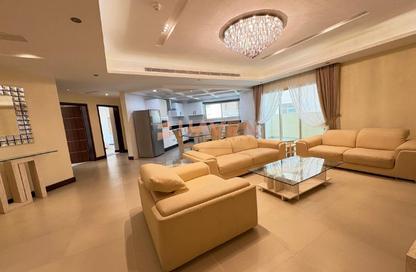 Apartment - 3 Bedrooms - 4 Bathrooms for rent in Al Juffair - Capital Governorate